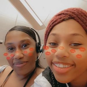 Meet your Posher, Amina